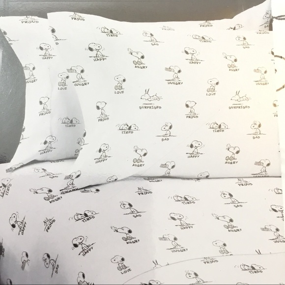 Berkshire Bedding Peanuts Snoopy Polyester Queen Size Sheet Set